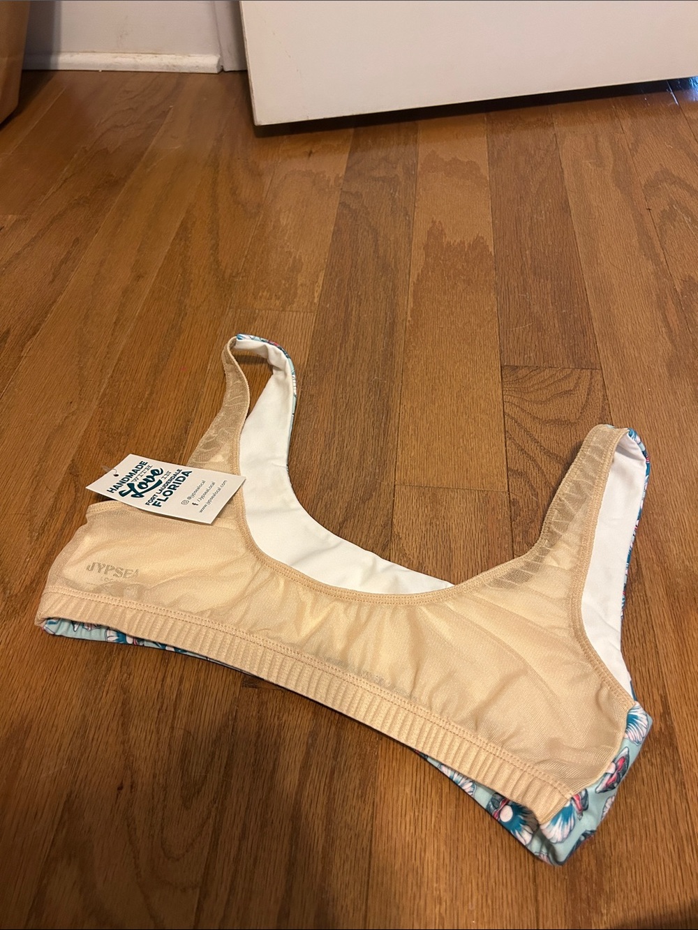 NWT Shell Print Bikini Top - Picture 2 of 3